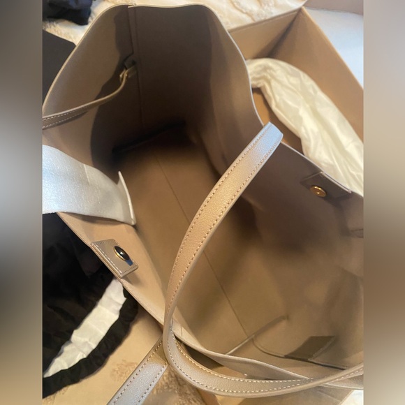 NWT Saint Laurent East/West Tote Bag, dark beige - Picture 11 of 16